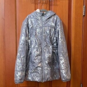 The North Face Metallic Gray REVERSIBLE Sherpa Girls Jacket LIKE NEW 10/12 Large